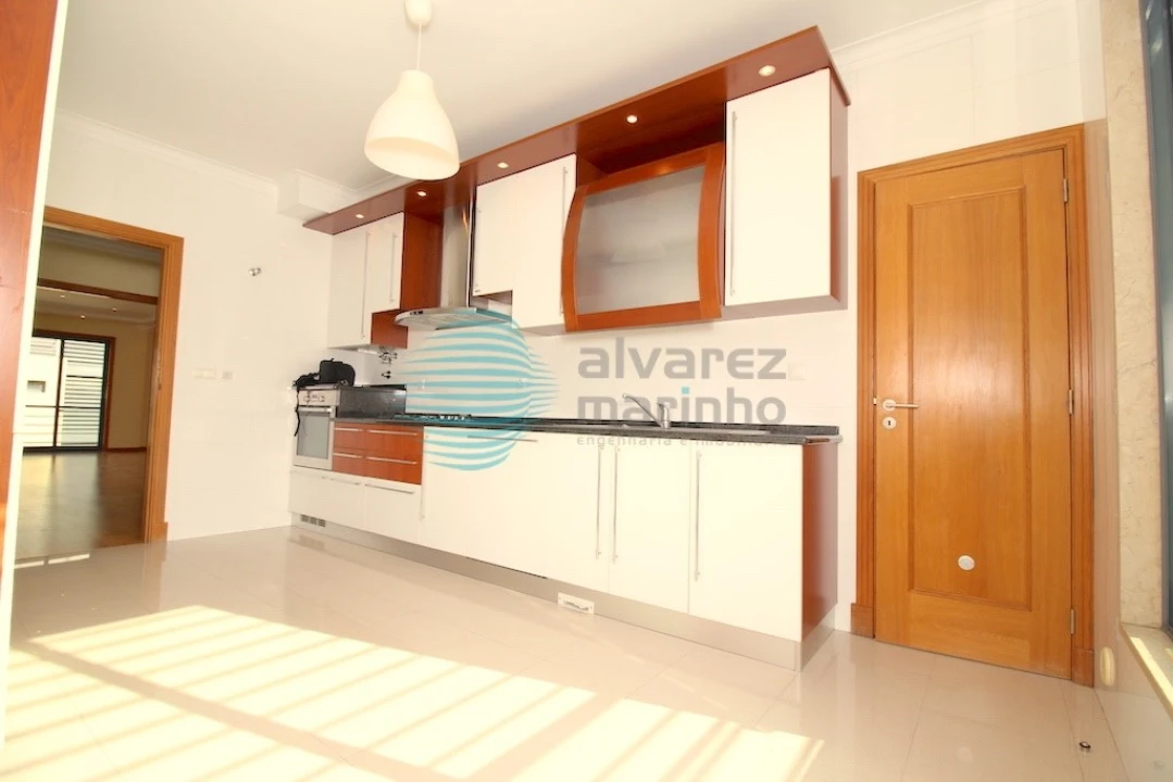 Apartamento T4 para Venda em Parque das Nações Foto 7