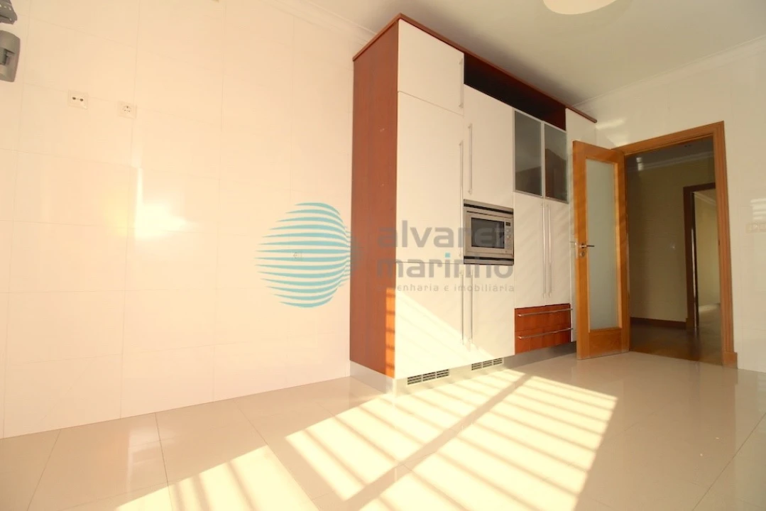 Apartamento T4 para Venda em Parque das Nações Foto 8
