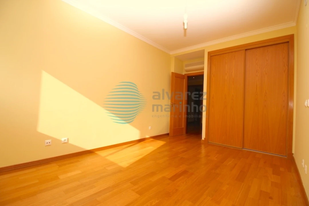Apartamento T4 para Venda em Parque das Nações Foto 17