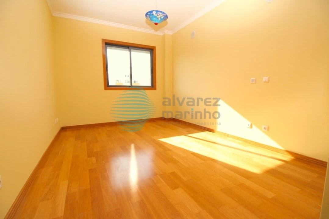 Apartamento T4 para Venda em Parque das Nações Foto 18