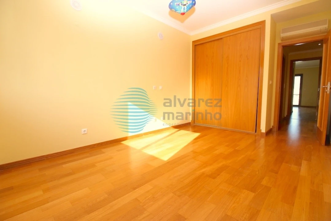 Apartamento T4 para Venda em Parque das Nações Foto 19