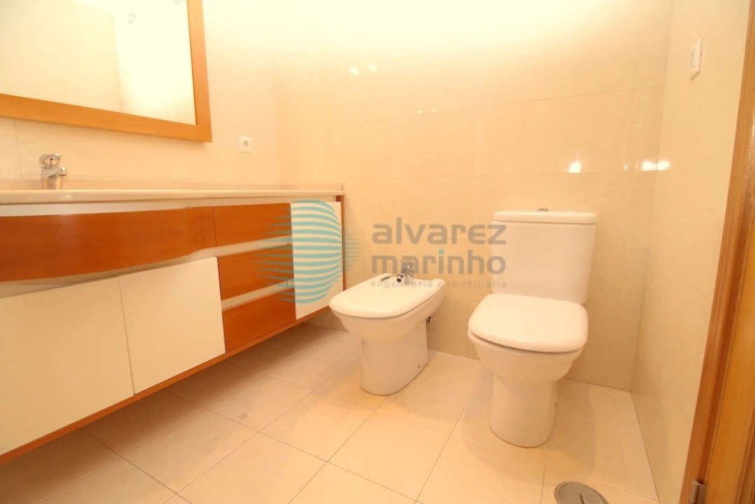 Apartamento T4 para Venda em Parque das Nações Foto 21