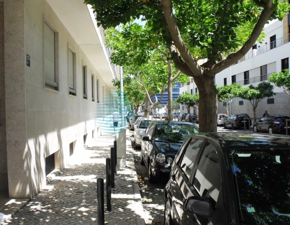 Apartamento T4 para Venda em Parque das Nações Foto 51