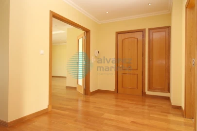 Apartamento T4 para Venda em Parque das Nações
