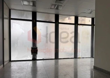 Loja para Venda em Ramada e Caneças