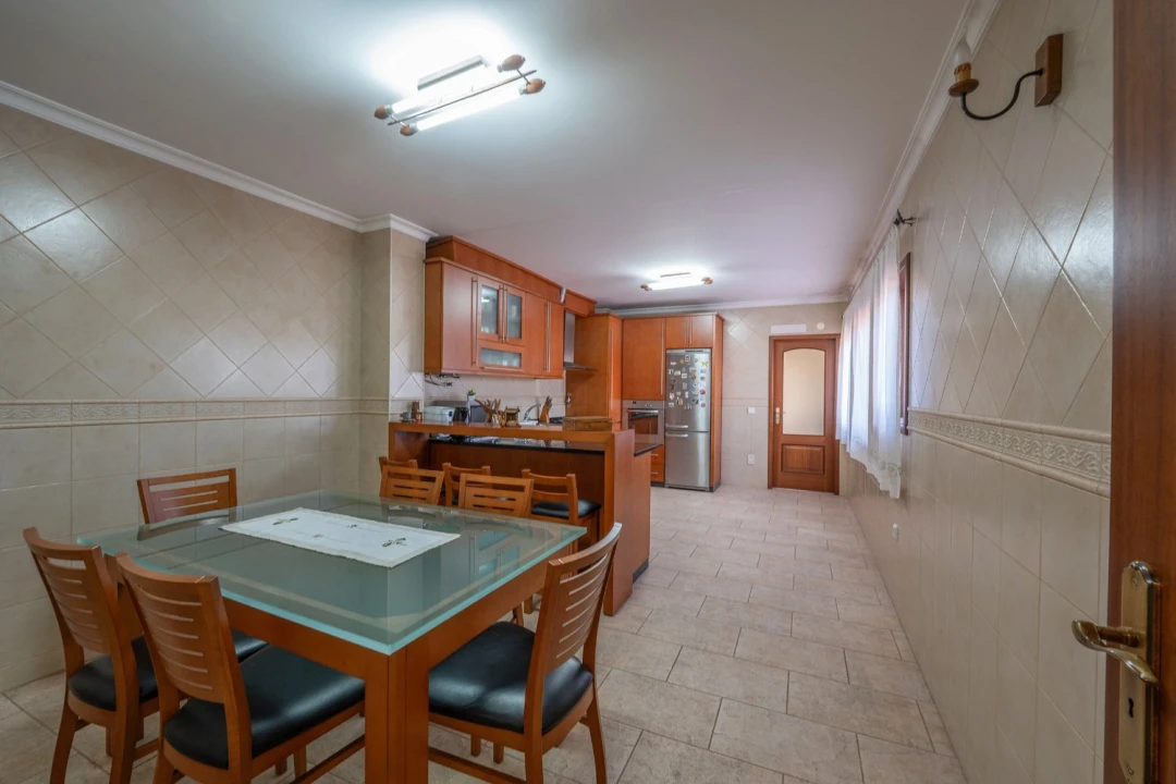 Moradia T6 para Venda em Freamunde Foto 10