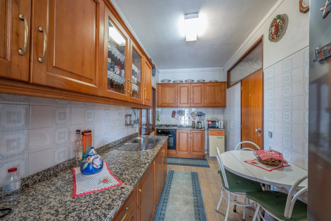 Apartamento T4 para Venda em Santa Marinha e São Pedro da Afurada Foto 5