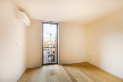 Apartamento T4 para Venda em Santa Marinha e São Pedro da Afurada