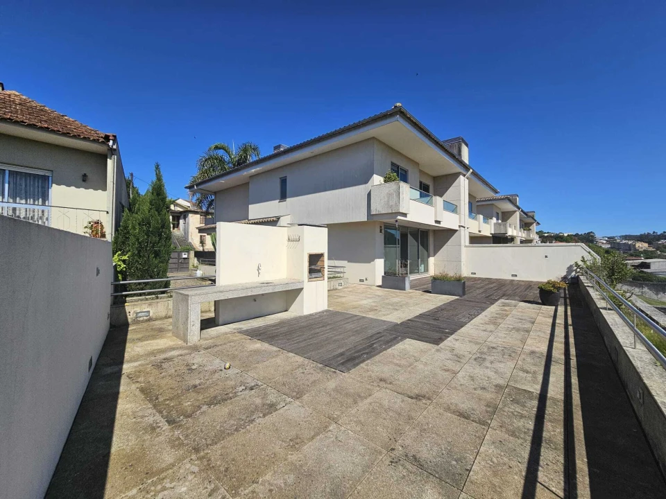 Moradia T3 para Venda em São João da Madeira Foto 8