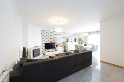 Apartamento T3 para Venda em Mafamude e Vilar do Paraíso