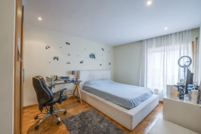 Apartamento T4 para Venda em Mafamude e Vilar do Paraíso