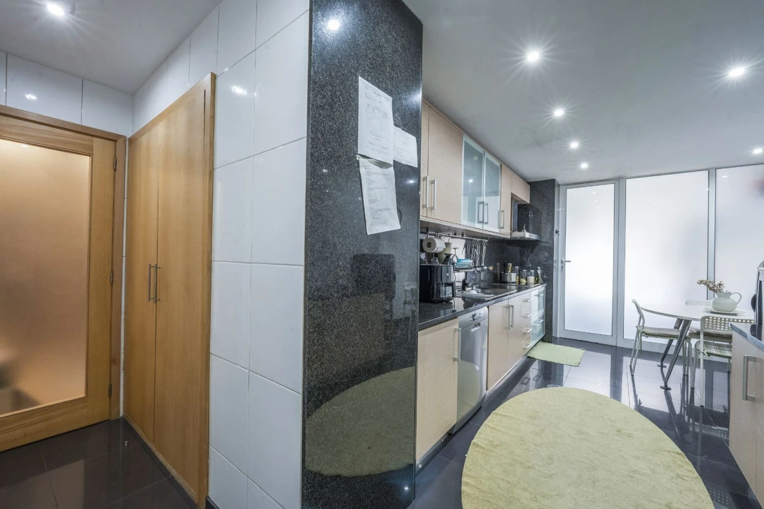 Apartamento T4 para Venda em Mafamude e Vilar do Paraíso Foto 6