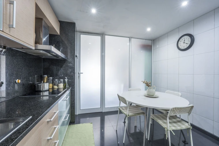 Apartamento T4 para Venda em Mafamude e Vilar do Paraíso Foto 8