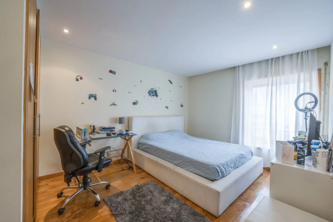 Apartamento T4 para Venda em Mafamude e Vilar do Paraíso Foto 14