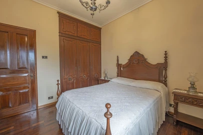 Moradia T5 para Venda em Arcozelo