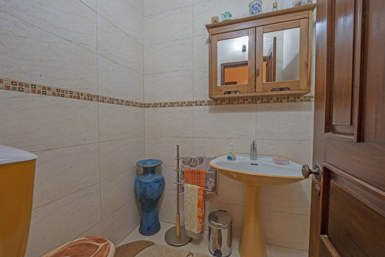 Moradia T5 para Venda em Arcozelo Foto 16