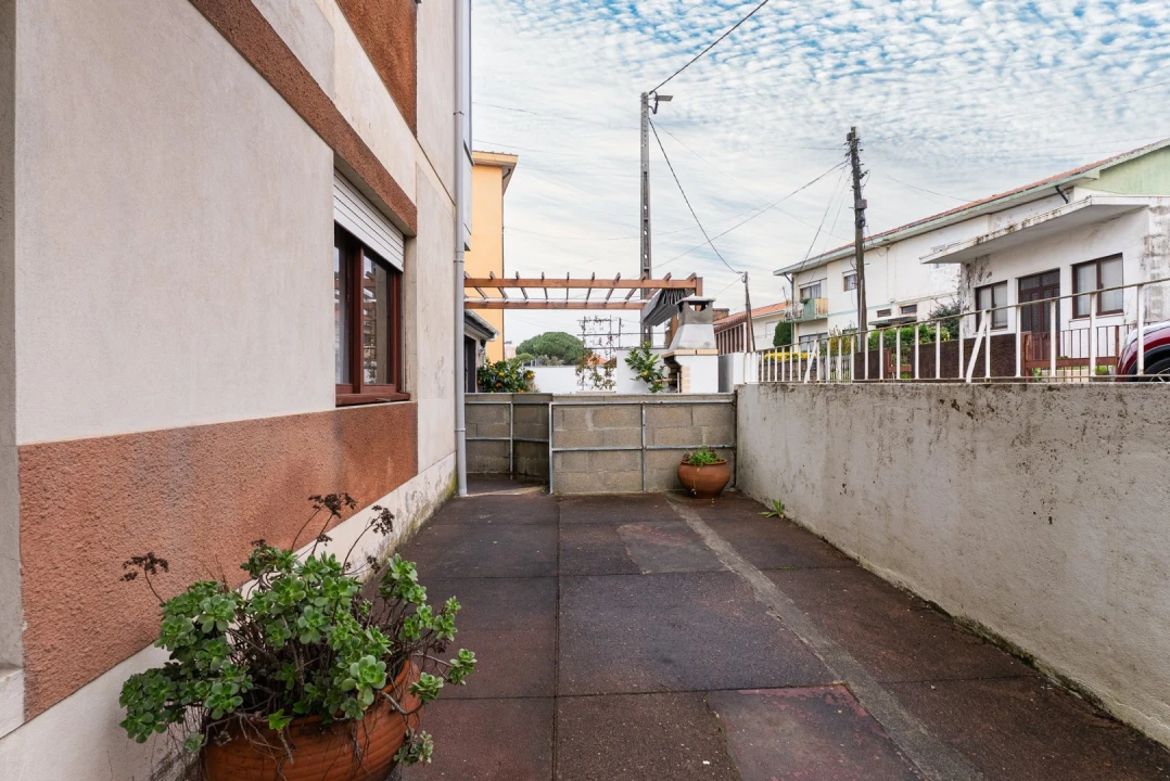 Moradia T2 para Venda em Santa Marinha e São Pedro da Afurada Foto 16