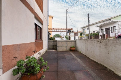 Moradia T2 para Venda em Santa Marinha e São Pedro da Afurada