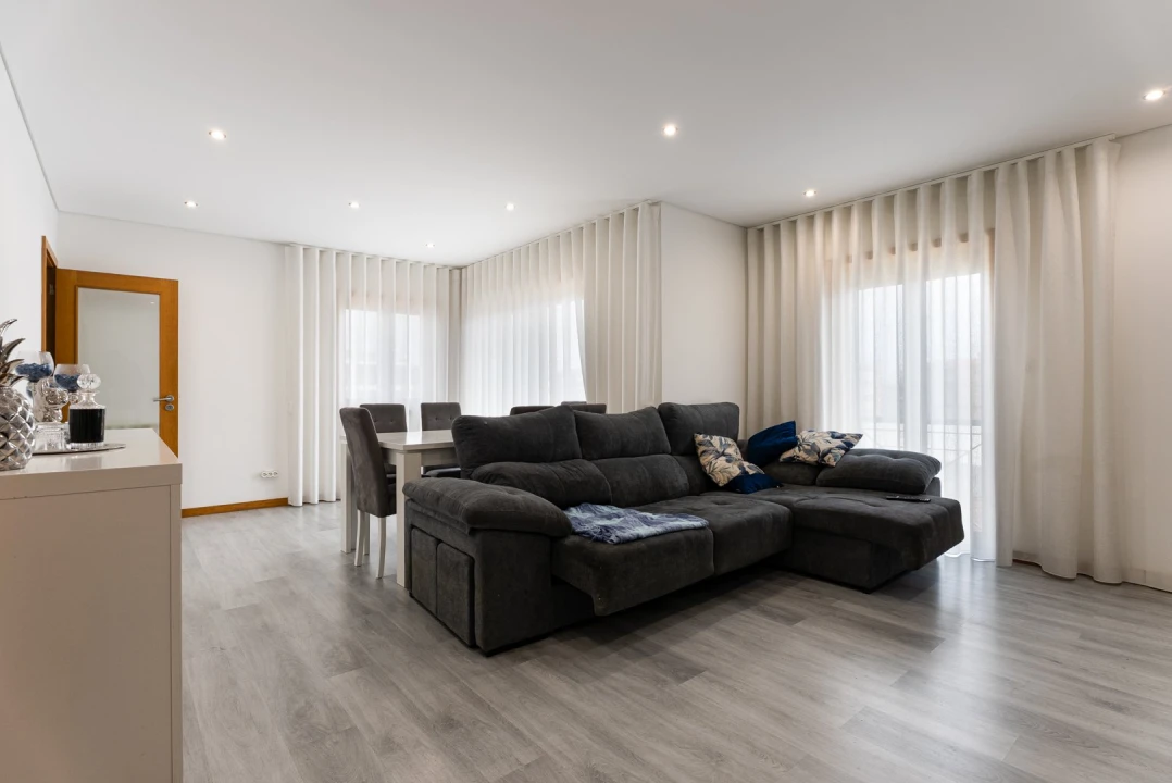 Apartamento T2 para Venda em Canidelo Foto 3