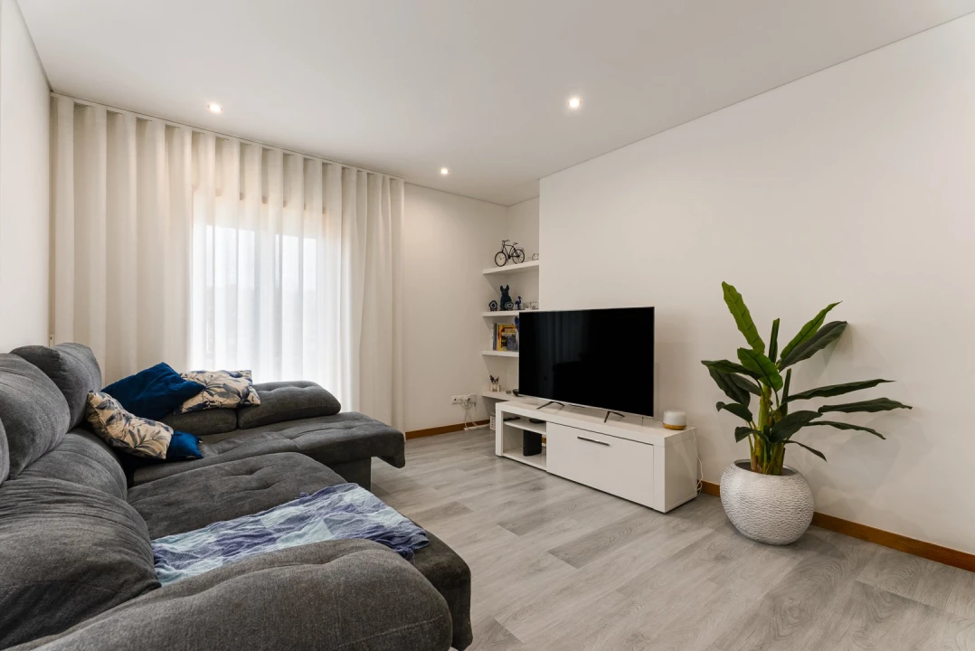 Apartamento T2 para Venda em Canidelo Foto 2