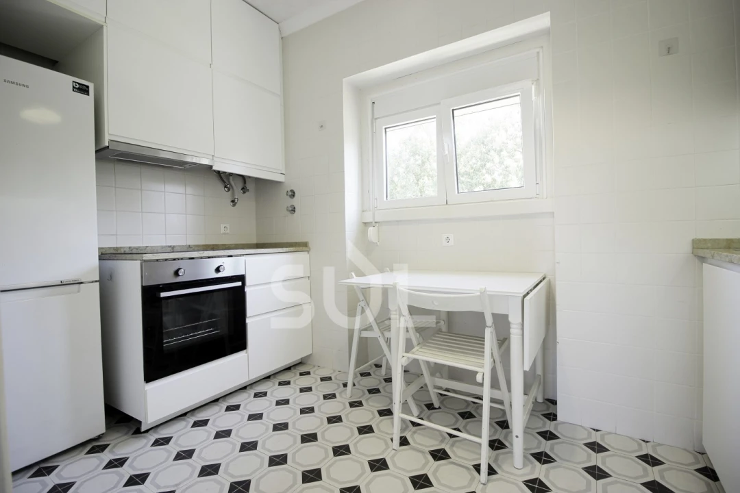 Apartamento T2 para Venda em Alvalade Foto 3