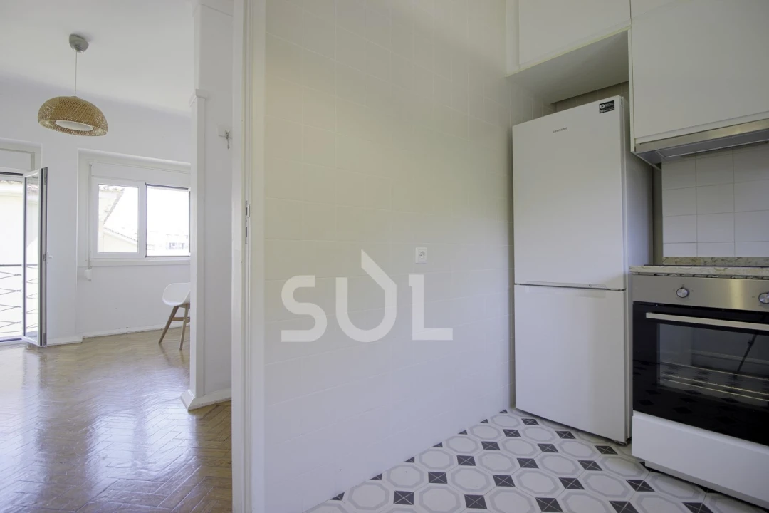 Apartamento T2 para Venda em Alvalade Foto 4