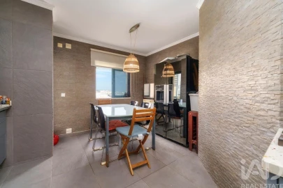 Apartamento T3 para Venda em Faro (Sé e São Pedro)