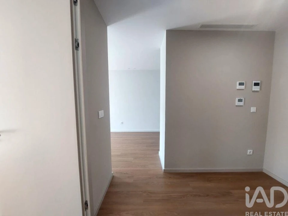 Apartamento para Venda em Cidade da Maia Foto 6