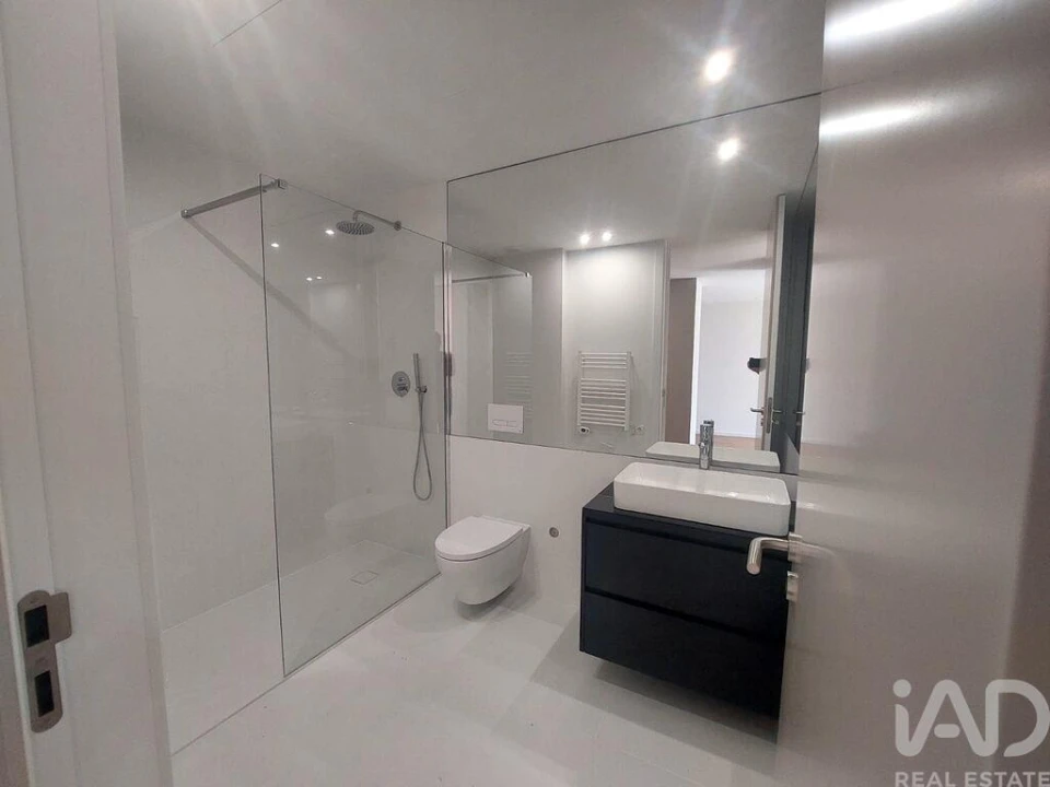 Apartamento para Venda em Cidade da Maia Foto 14
