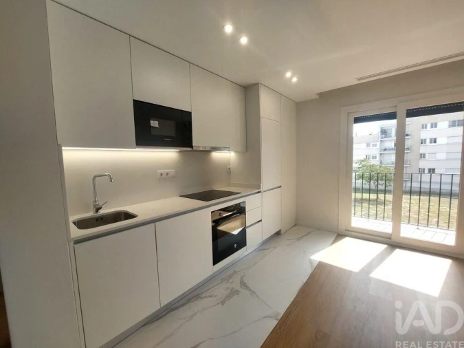 Apartamento para Venda em Cidade da Maia Foto 3