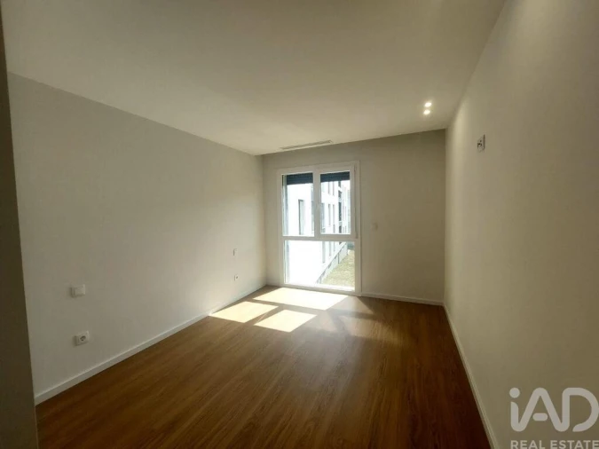 Apartamento para Venda em Cidade da Maia Foto 12