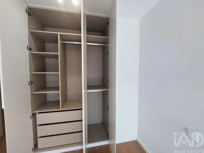Apartamento para Venda em Cidade da Maia Foto 9
