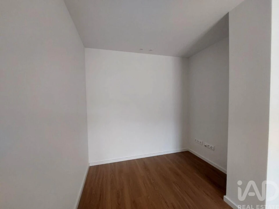 Apartamento para Venda em Cidade da Maia Foto 17