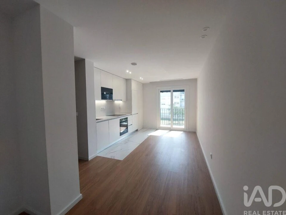 Apartamento para Venda em Cidade da Maia Foto 18