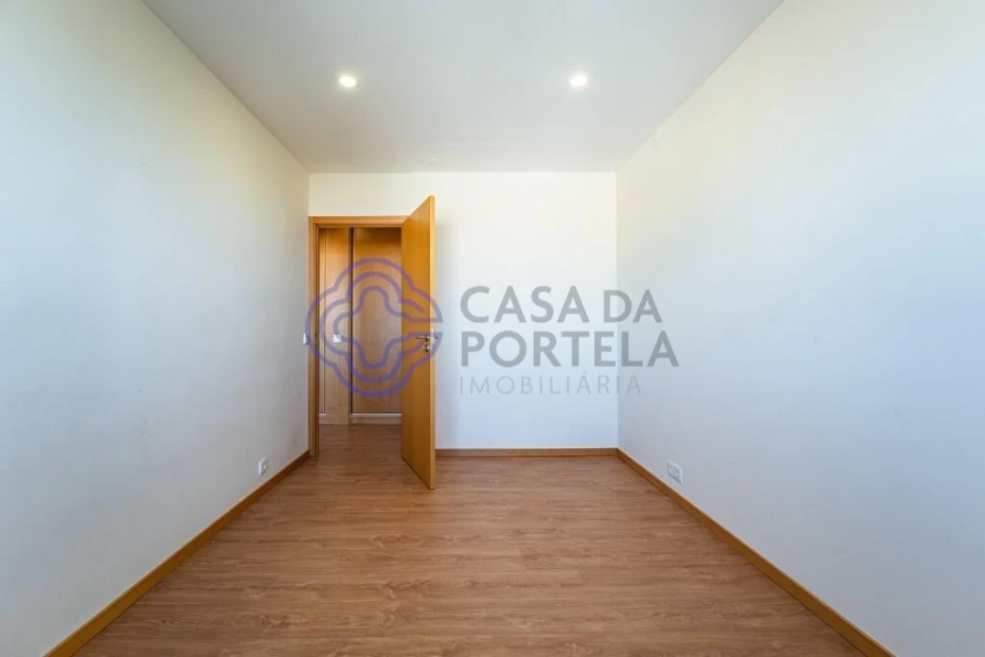 Apartamento T3 para Venda em Ramalde Foto 12