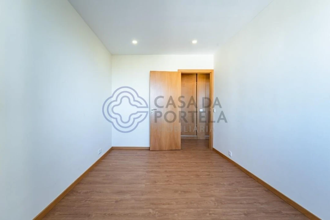 Apartamento T3 para Venda em Ramalde Foto 14