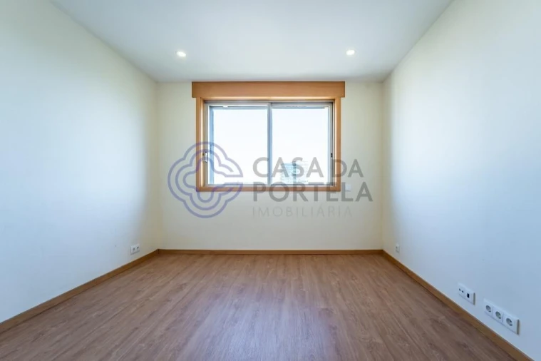 Apartamento T3 para Venda em Ramalde Foto 16