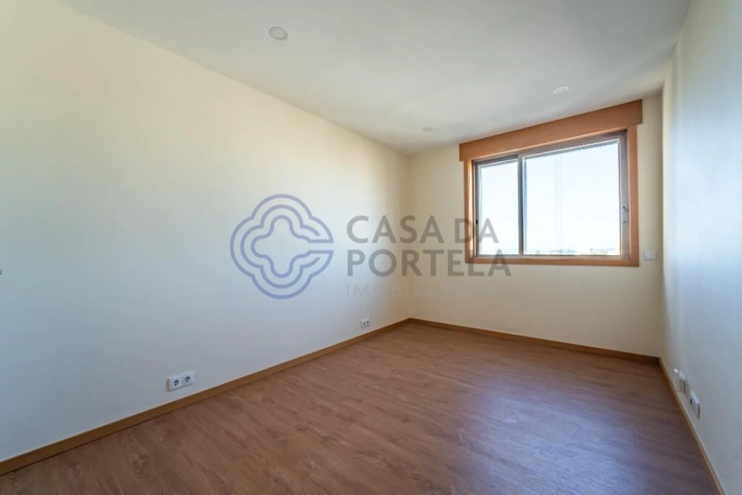 Apartamento T3 para Venda em Ramalde Foto 11