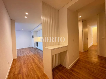 Apartamento T3 para Venda em Creixomil
