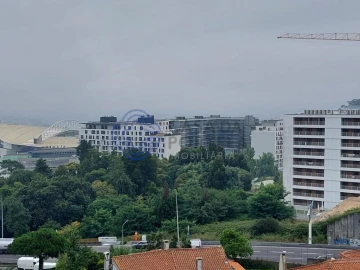 Apartamento T2 para Arrendamento em Campanhã