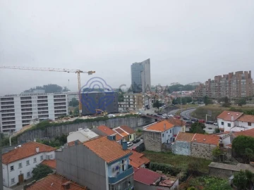 Apartamento T2 para Arrendamento em Campanhã
