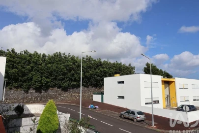Moradia T3 para Venda em Lagoa (Santa Cruz)