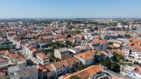 Moradia T4 para Venda em Cedofeita, Santo Ildefonso, Sé, Miragaia, São Nicolau e Vitória