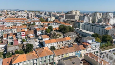 Moradia T4 para Venda em Cedofeita, Santo Ildefonso, Sé, Miragaia, São Nicolau e Vitória