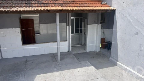 Moradia T4 para Venda em Cedofeita, Santo Ildefonso, Sé, Miragaia, São Nicolau e Vitória