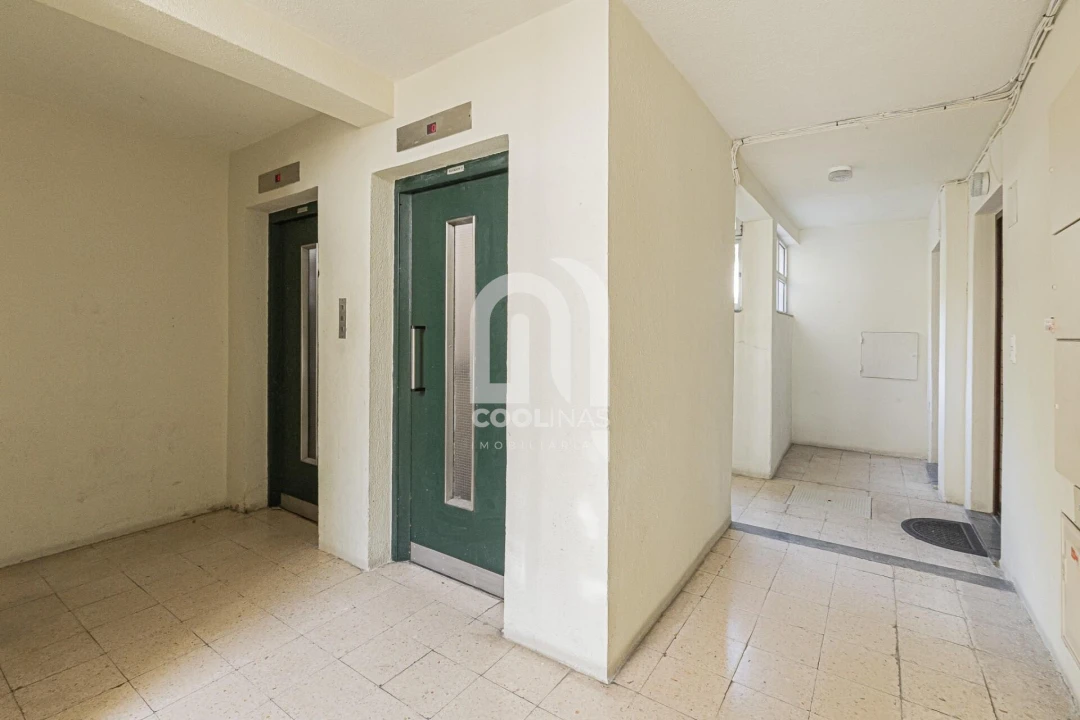 Apartamento T4 para Venda em Caparica e Trafaria Foto 10