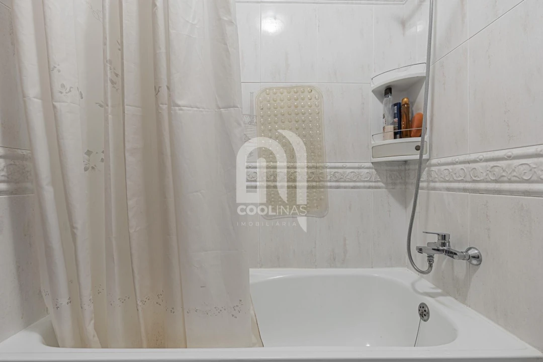 Apartamento T4 para Venda em Caparica e Trafaria Foto 6