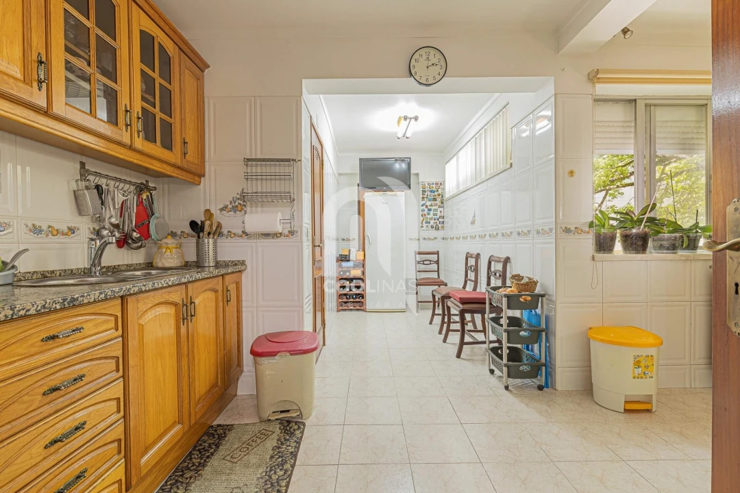 Apartamento T4 para Venda em Caparica e Trafaria Foto 3