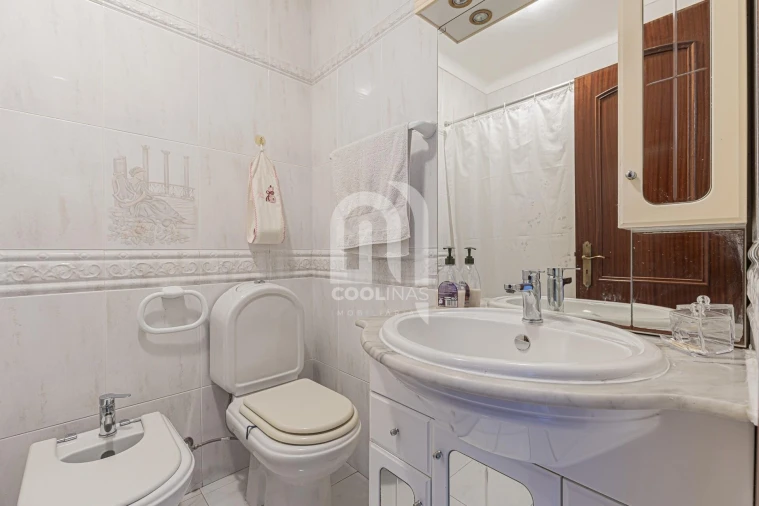 Apartamento T4 para Venda em Caparica e Trafaria Foto 18