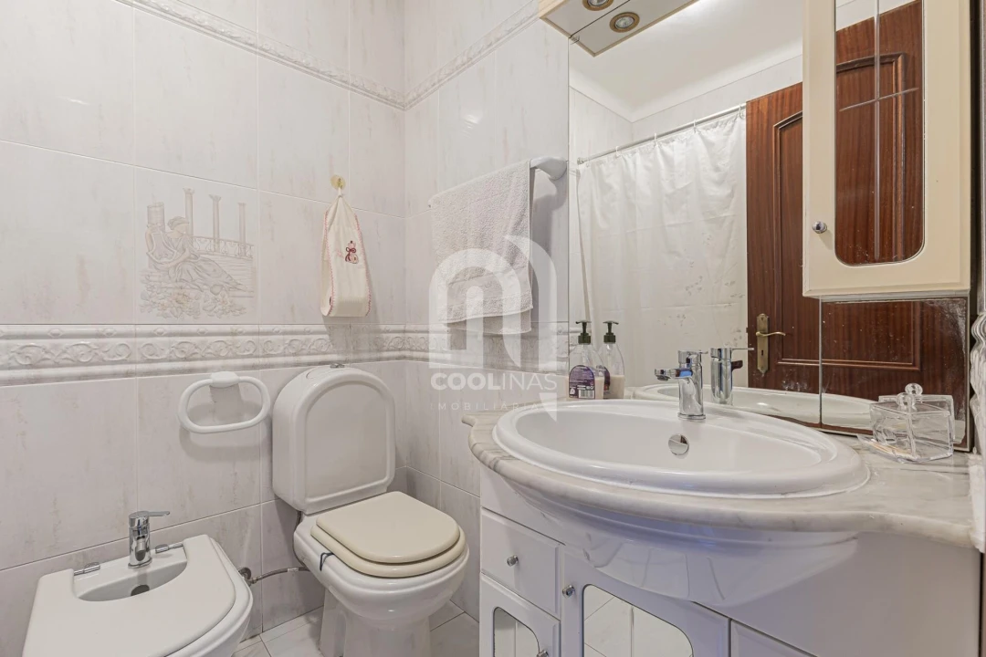 Apartamento T4 para Venda em Caparica e Trafaria Foto 18
